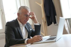 Lee más sobre el artículo «El Precio del Estrés Laboral: Impactos Profundos en la Salud y el Corazón»