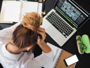 Read more about the article Navigating Grief and Loss in the Workplace