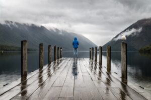 Lee más sobre el artículo «Explorando la soledad: comprendiendo sus causas y herramientas para superarla»
