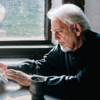 «Afrontando el duelo en la tercera edad: Cómo encontrar consuelo y esperanza»