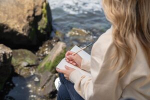 Lee más sobre el artículo «La Escritura Terapéutica: Un Viaje hacia la Sanación de la Ansiedad»