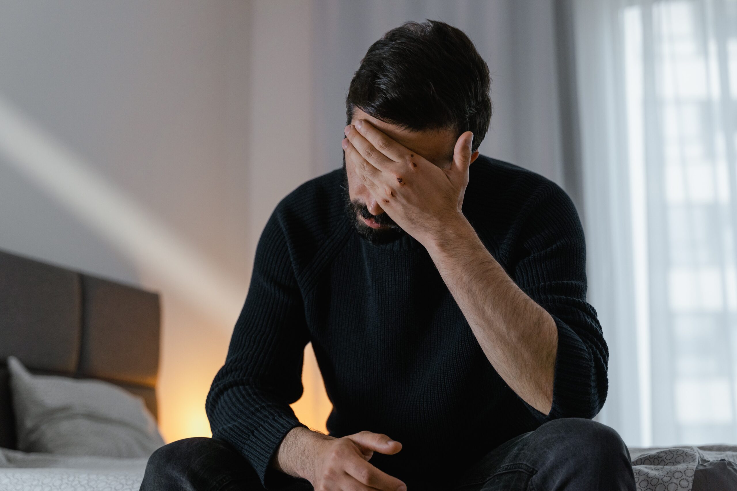 You are currently viewing “How to Grieve While Working: Navigating Loss with Compassion and Resilience”