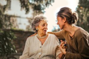 Lee más sobre el artículo Cómo Promover la Dignidad y el Respeto en el Cuidado de Pacientes con Alzheimer