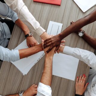 “Navigating Grief in the Workplace: Supporting Employees When a Colleague Passes Away”